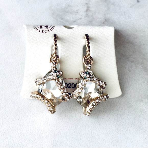 Jewelry - 🆕 NWT 🐉 Pavé Snake Gold Earrings